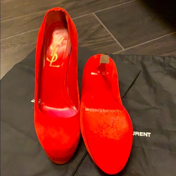 Yves Saint Laurent suede pump - Picture 3 of 10